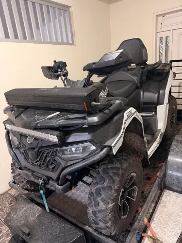 Vendo Quadriciclo CForce 625