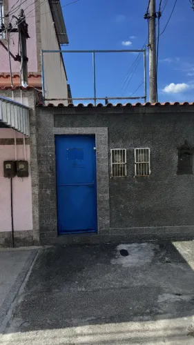 Alugo Galpão comercial: 5 salas, 2 banheiros, secretária, MADUREIRA, 256 m²