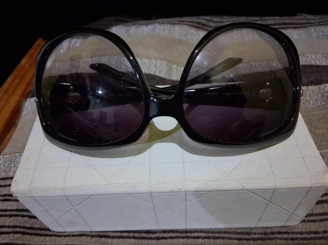 Óculos de sol Dior em excelente estado 
