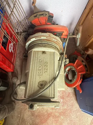 Máquina roscadeira elétrica de tubos RIDGID, modelo 1233