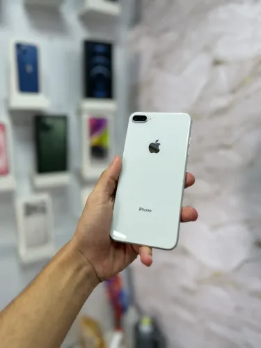 iPhone 8 Plus - 64GB 