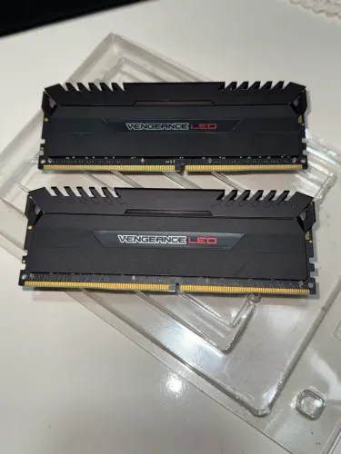 MEMORIA CORSAIR LED VEGEANCE