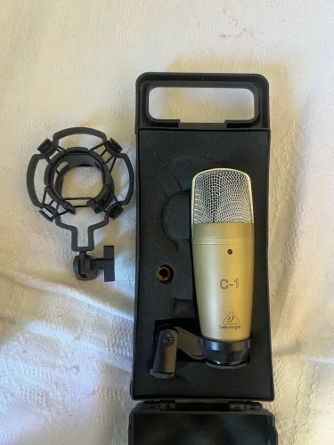 Microfone Condensador Behringer C-1 + Acessórios