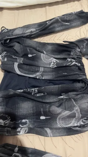 BLUSA FRANZIDA COM ESTAMPA EXCLUSIVA - RENNER COLLECTION -