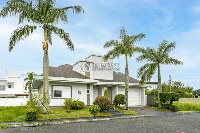Uma casa para viver, receber, aproveitar e criar memórias.