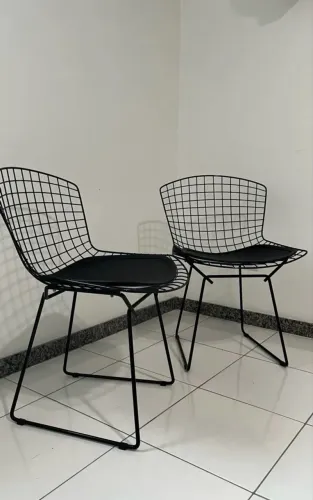 Vendo 2 Cadeiras Bertoia