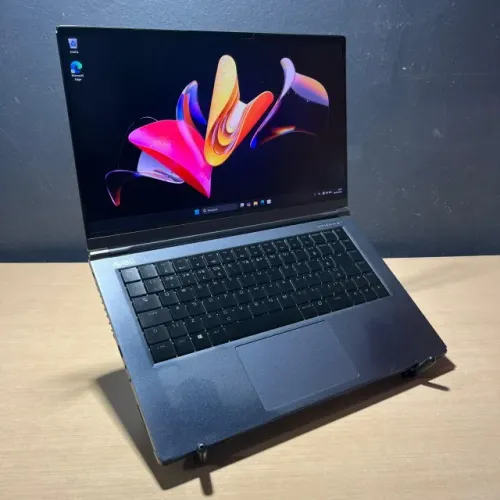 Notebook AVELL I7 / 8GB/ FHD / SSD / 12X No cartão