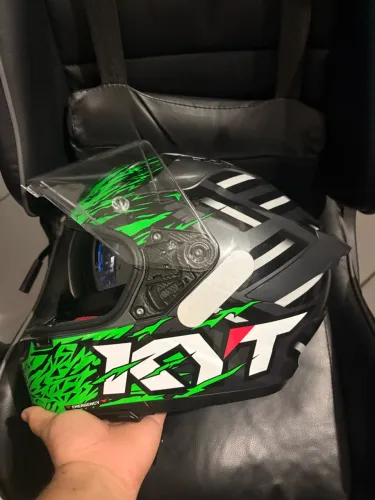 Capacete KYT