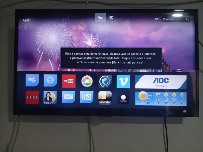 Vendo tv AOC smart de 32 polegadas no precinho pra hoje. 