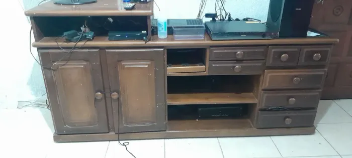 Rack de madeira maciça 