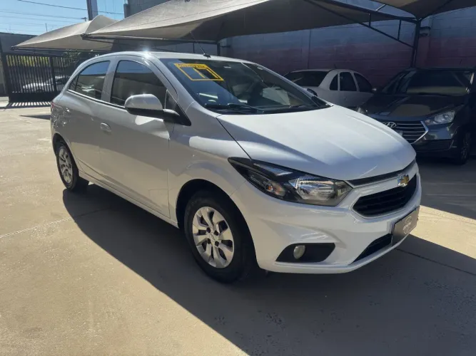 Chevrolet Onix Hatch LT 1.0 8V Flex Mec. 4P 2017