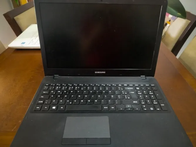 Notebook Samsung NP300E5M