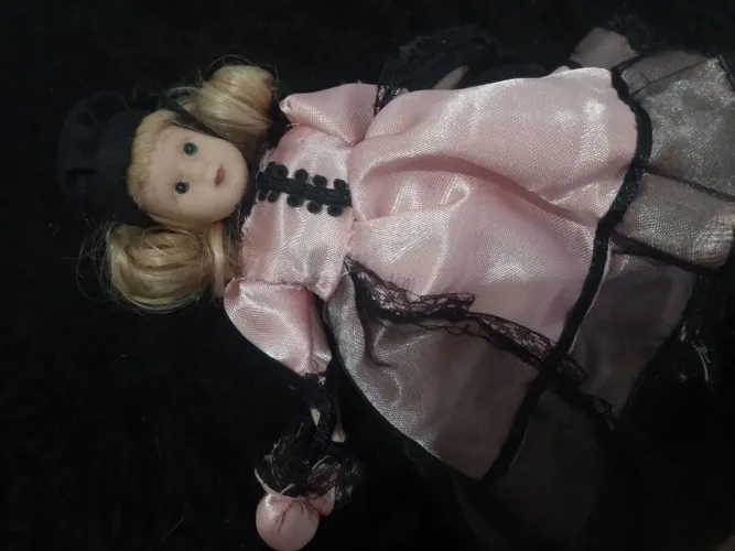 Boneca de Porcelana Coleção (18 cms) Envio pela Olx 
