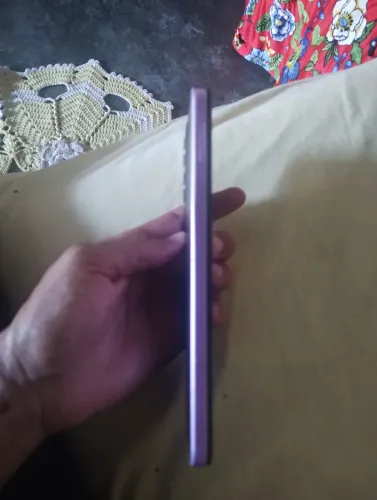 Celular semi novo