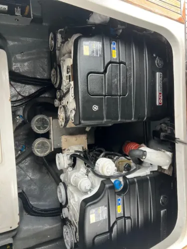 Parelha com 2 Mercruiser QSD Branco Seminovo