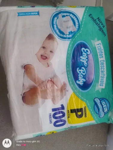 Vendo pacote de fralda 100 unidades Tamanho P não usada apenas abrir