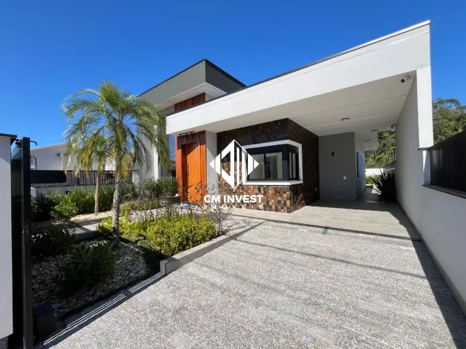 Casa à venda em São José SC - 3 quartos, suíte e amplo terreno