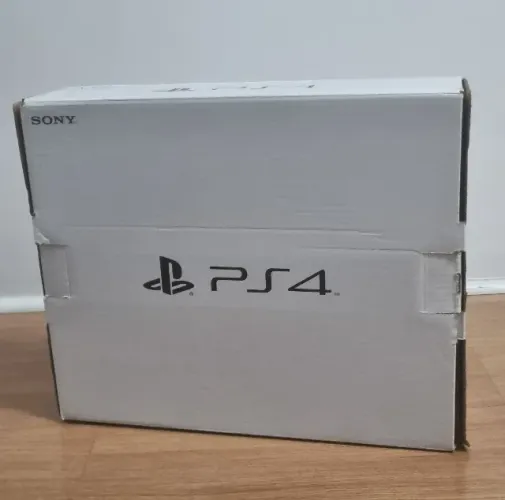 PS4 Slim 500GB + Controle Original + The Witcher 3: Wild Hunt ? Na Caixa