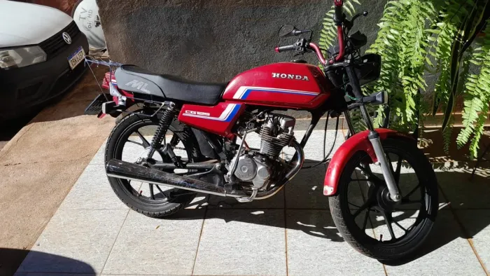 Vende se 99 em dias toda revisada filezinha rodas tudo top