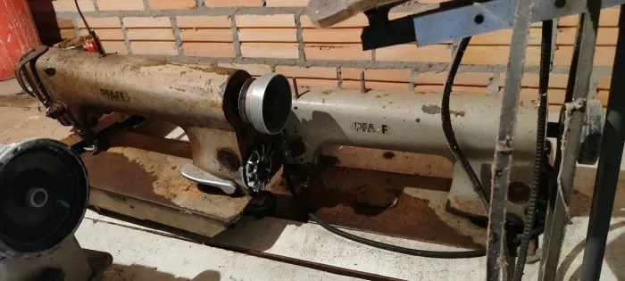 Máquina industrial para estofados de carro e sofás roupa.