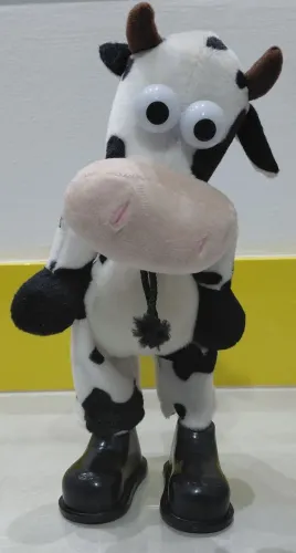 Brinquedo Boneco VAQUINHA