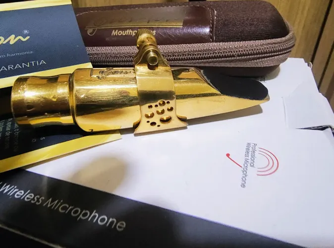 Vendo boquilha Everton Full pop 7 metal goldl com braçadeira de metal gold semi nova,em ot