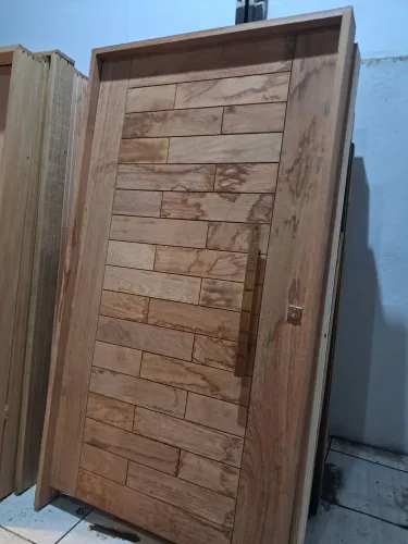 Porta pivotante 118x214mt madeira Angelim