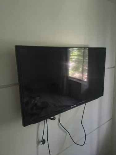 TV 32" COM APARELHO TRANSFORMADOR PARA SMART