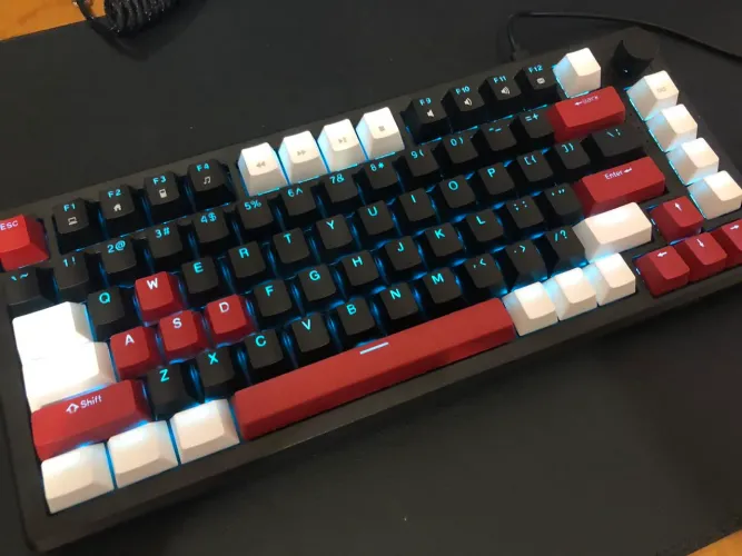Teclado mecânico com fio Magee 75%