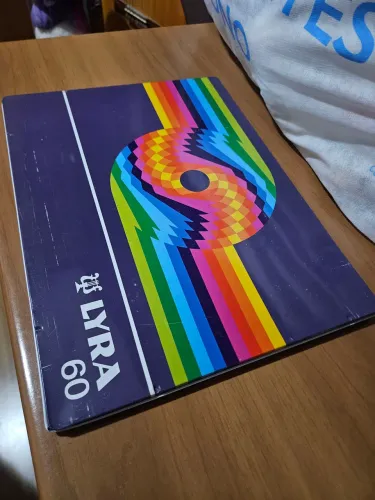 Caixa de metal lápis lyra