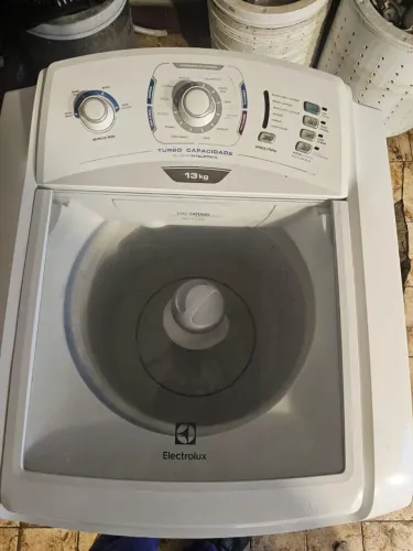 Lava roupa Eletrolux 13 kg 220 v
