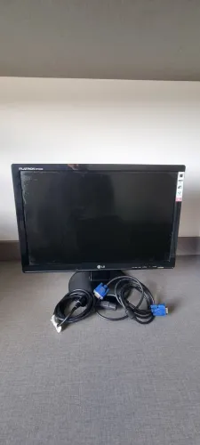 Monitor LCD 19