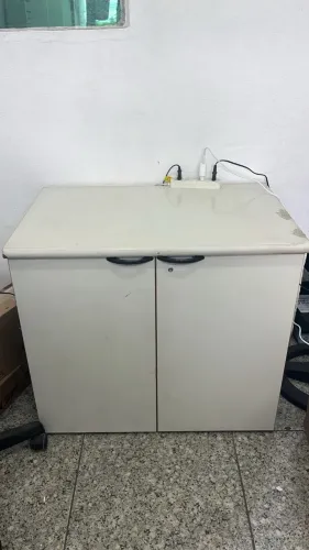 Armário Balcão Para Escritório Com 2 Portas e Chave Bege