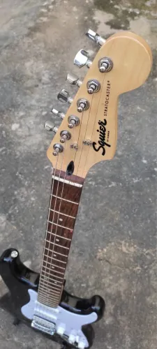 Guitarra Squier Stratocaster by Fender
