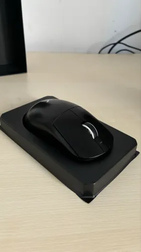 Mouse Gamer MChose A7 Pro na cor preta.