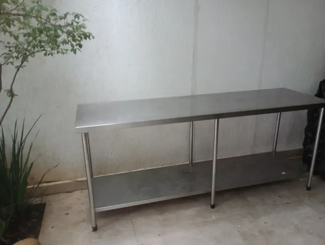 Venda de mesa ..bancada em.inox 