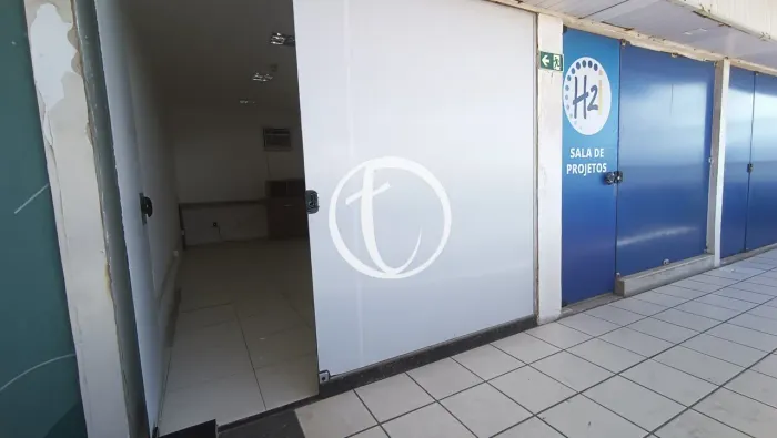 ALUGO SALA COMERCIAL NA PITUBA COM VISTA PARA O MAR