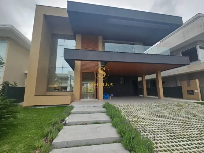 Casa em condomínio nos Ingleses para locação anual