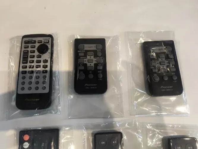 CONTROLE REMOTO PARA RÁDIO - DVD AUTOMOTIVO PIONNER (USADO) VALOR DA UNIDADE