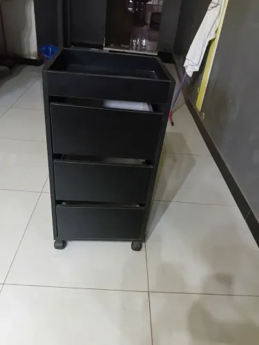 Carrinho auxiliar para barbeiro