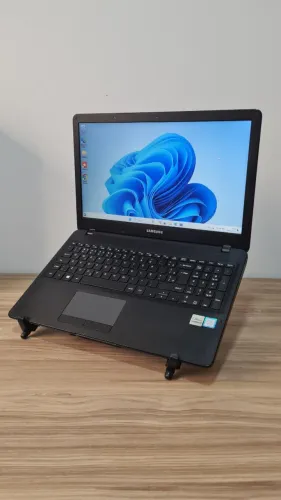 Notebook Samsung i5 7 geração
