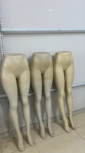 Manequim pernas inteira femininas
