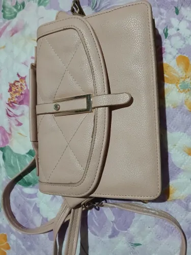 Bolsa e roupa