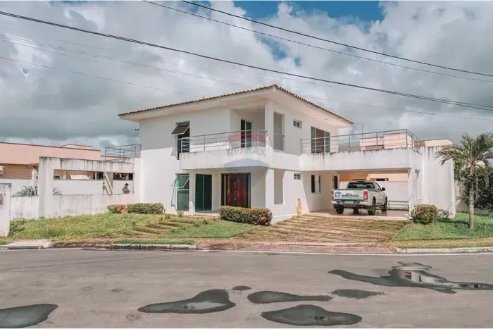 Oferta!! Belíssima Casa 4/4 sendo 3 suítes No  Green Club III