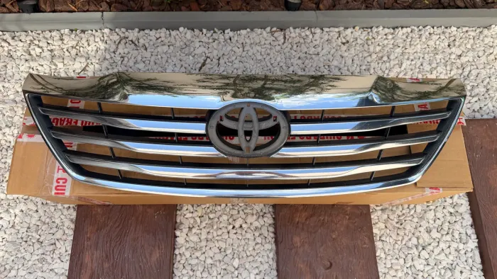 Grade Frontal Original Toyota Hilux SW4