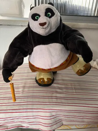 Boneco Po do kung Fu Panda sem funcionamento