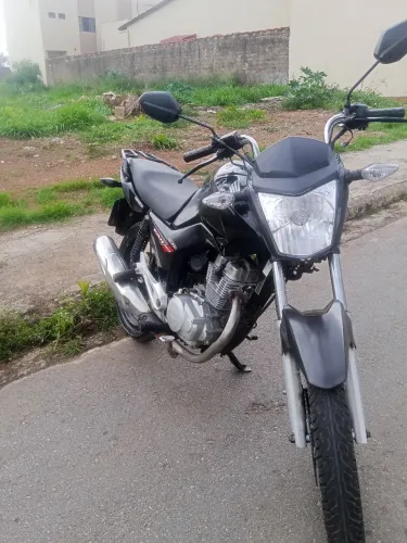 Fan 150 vendo ou troco