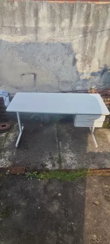 Mesa para Escritório / Escrivaninha Grande (140x60cm) com 2 Gavetas