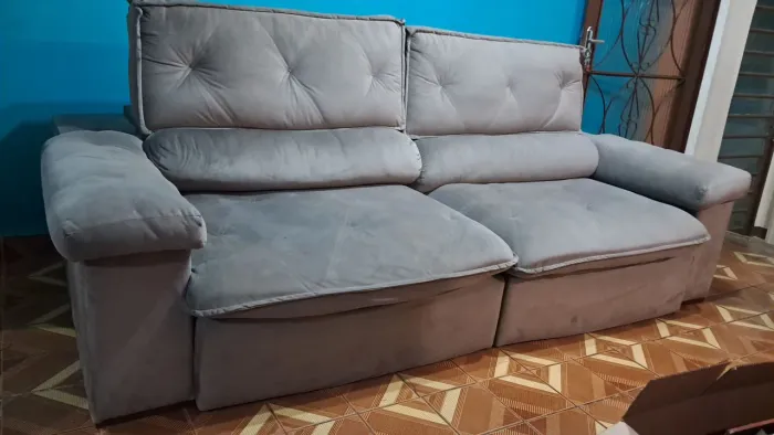 Sofá retratil suede cinza 2,60m