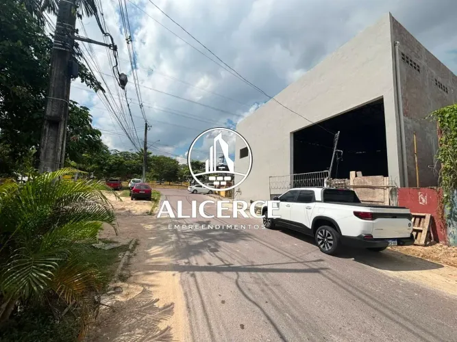 ALUGO GALPÃO DE 400 M2 NO NOVO ALEIXO